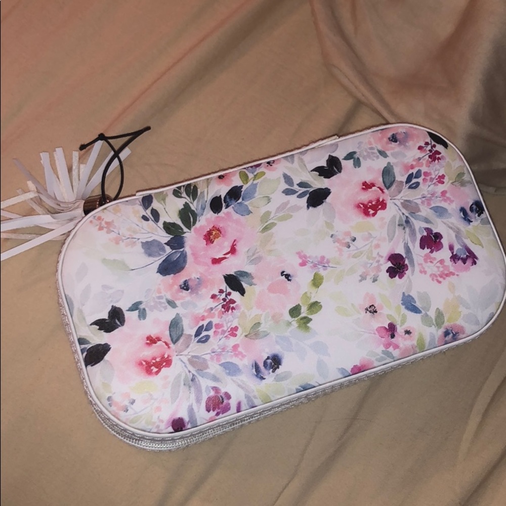 Jewelry box